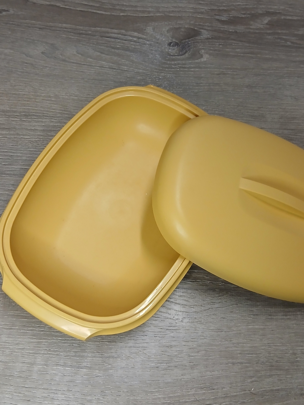 Tupperware Yellow Food Storage Tub with Lid